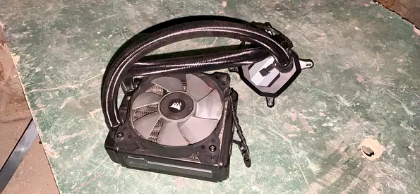 Corsair CW-9060024-WW Hydro Series H80i V2 120 mm High Performance All-In-One Liquid CPU Cooler - Bl