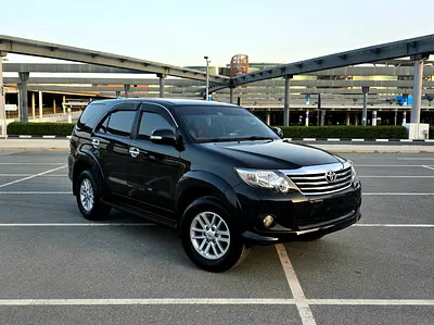 Toyota Fortuner 2012 Black / 2.7L - 4 Cylinder - 4X4 / 2 Keys / Accident Free / Single Owner / GCC