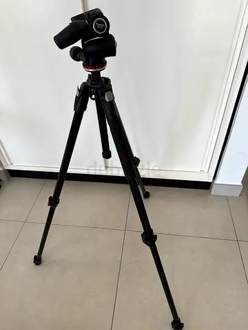 Manfrotto MK290XTA3-3W Lightweight Aluminum Tripod with Pan Head - Good Working Condition
