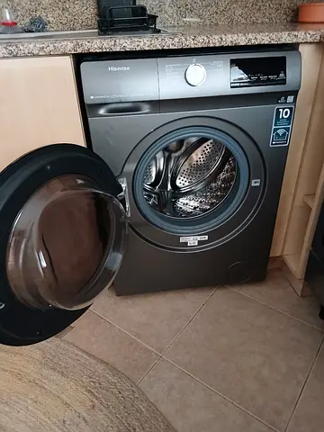 Front-load Washing Machine - Hisense (Excelent Condition)