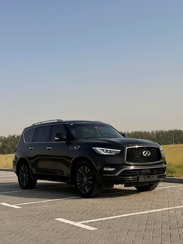 Infiniti QX80 Luxury 2021 - GCC Specs original paint - Excellent Condition