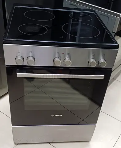 Bosch Freestanding Electric Ceramic Hob with Oven - Good Condition