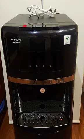HITACHI BOTTOM LOAFING WATER DISPENSER