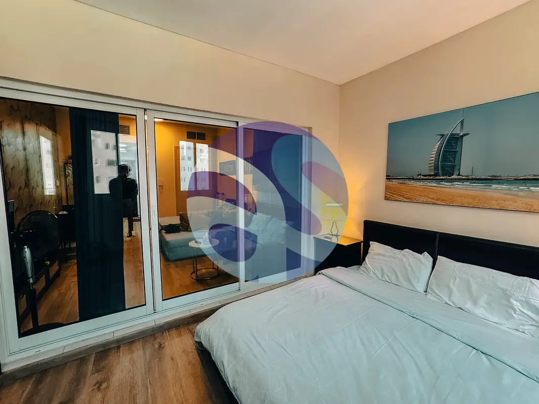 Large Studio ! Converted in 1 bedroom ! Pink building
