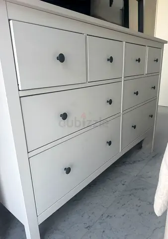 White 8-Drawer Dresser / Chest in Good Used Condition