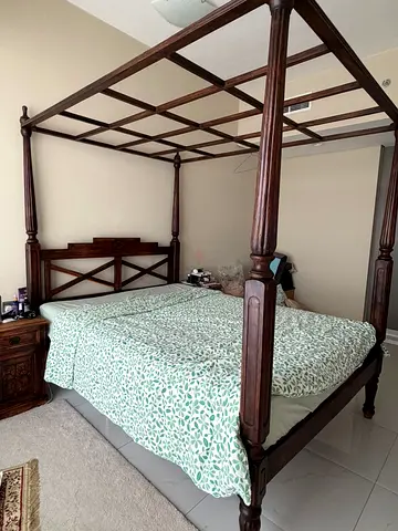 Marina Home Solid Wood Four-Poster Bedroom Set – Excellent Condition