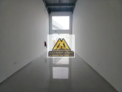 محل للإيجار في الحميدية عجمان مساحة 550 قدم مع باركن بسعر 65000