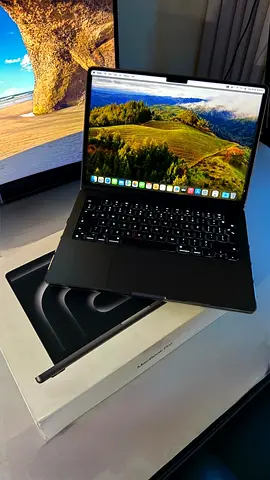 Apple MacBook Pro 13-inch (M2) - Space Gray, Good Condition with Box