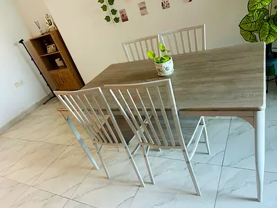 Dining table for sale
