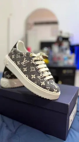 Brand new/wrong size - Louis Vuitton Monogram Low-Top Sneakers - Size 39 euro. With box  dustbag
