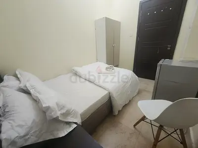 Partition for rent in Dubai Marina