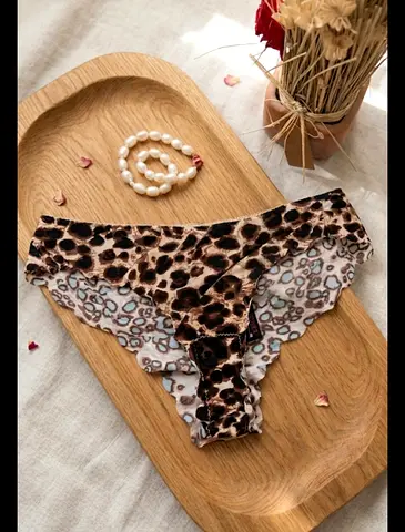 Leopard Print Womens Seamless Thong Panties - Size Unknown, Gently Used