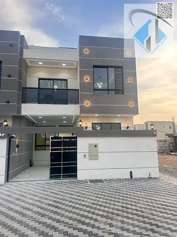 5 master bedrooms | Competitive price including registration