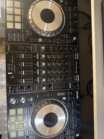 Pioneer DDJ-SZ2 Serato DJ Controller with 4-Channel Mixer