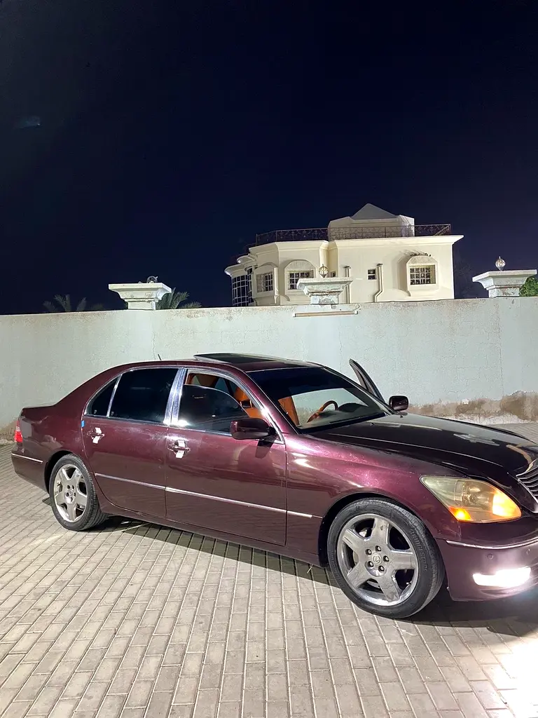 Lexus LS-Series 2004 — photo 1 of 9
