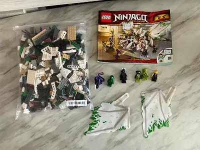 LEGO Ninjago Legacy Ultra Dragon (70679) - Complete with Minifigures  Manual