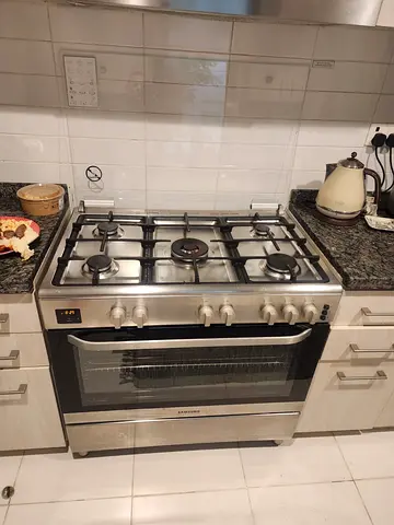 Samsung Stainless Steel 5-Burner Gas Cooker wit Oven