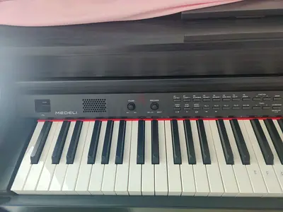 Medeli Digital Piano - Full Size Keyboard in Good Condition