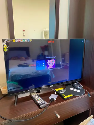 Solstar 32 Smart LED TV Full HD (Netflix  YouTube) – Excellent Condition