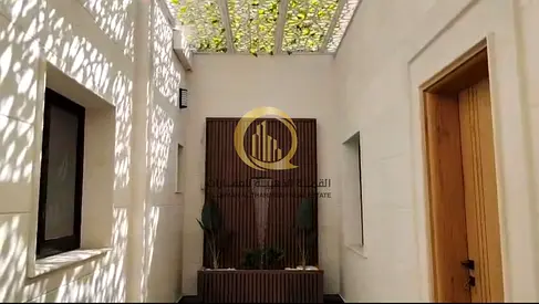 *للبيع فيلا في الشارقه منطقة المنصوره دور واحد على شارعين زاويه*