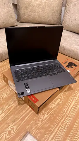 Lenovo IdeaPad Pro 5 – Intel Core Ultra 9 185H, 32GB RAM, 1TB SSD - 16” screen