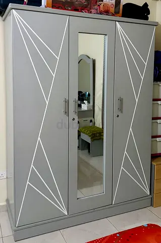 Grey 3-Door Wardrobe with Mirror - Queen Size Bed Set - Dressing Table - Drawers - Complete Set