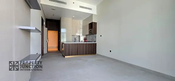 Luxurious Living 1BR High Floor | Ready To Move