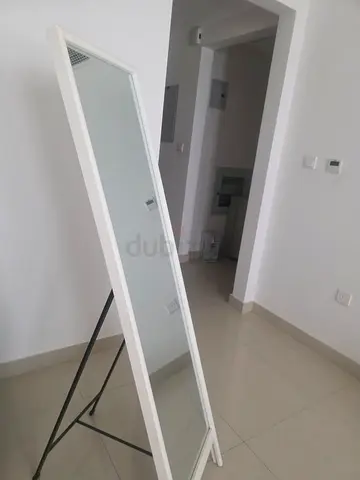 Full-Length Free-Standing Mirror with Foldable Metal Stand