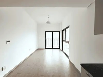 Vacant | Chiller Free | Near Metro