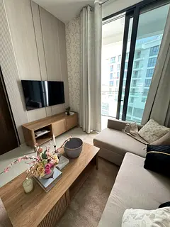 Luxury studio apartment in a prime location (most beautiful area) in Sharjah for annual rent - Balco