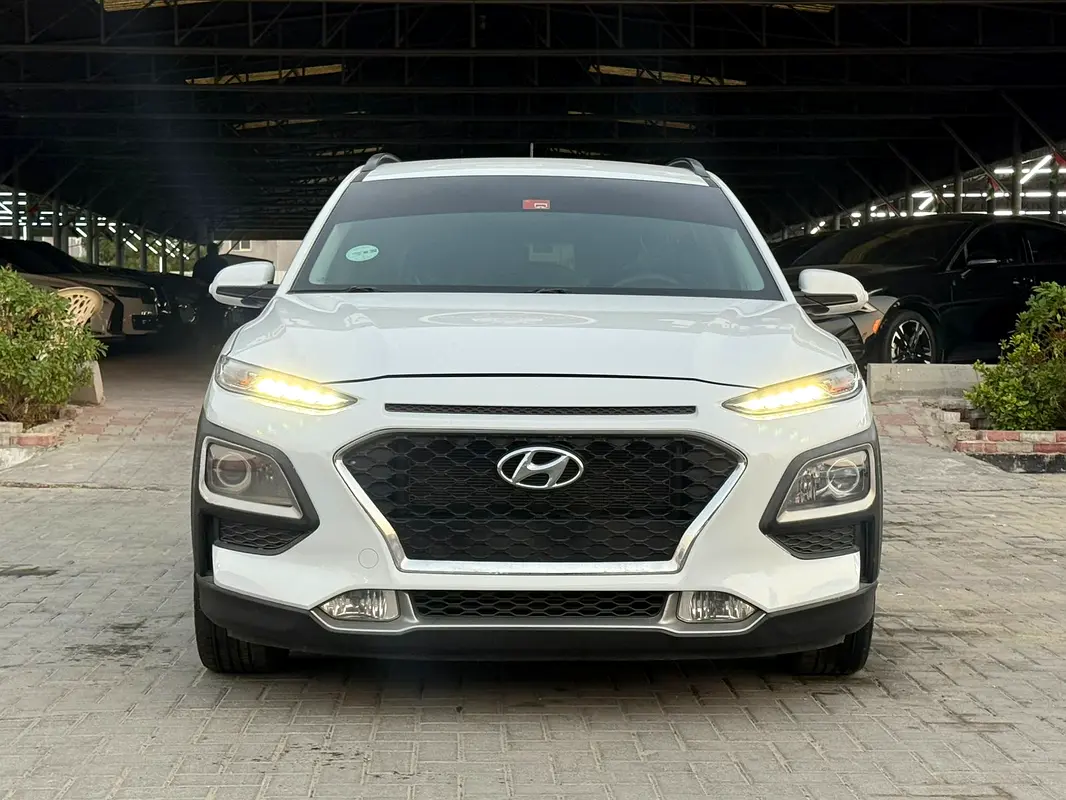 Hyundai Kona 2020 — photo 1 of 12