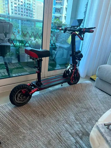 E-schoter with seat 50km in addition turn signals + a horn cash in dubai *FIXED PRICE*