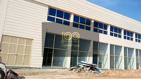 A distinctive complex consisting of 8 shops and 7 warehouses – a strong opportunity for investors; a fully integrated project with a fixed return.