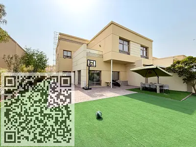 5 Bedroom's Villa At Prime Location