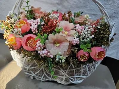 Elegant decorative flower basket