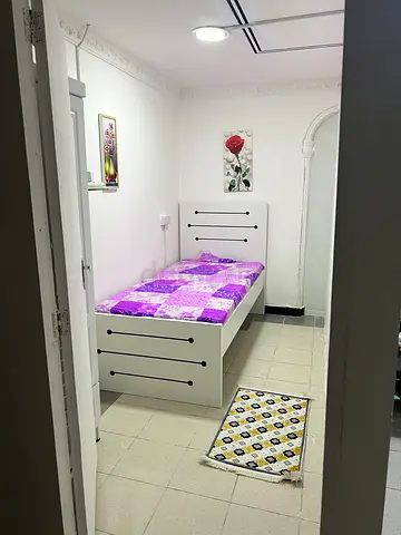 ابوهيل سكن بنات ( غرفة خاصة  لبنت 1400 درهم ) بجانب مترو القيادة