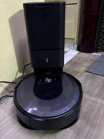 iRobot Roomba with Auto-Empty Dock (Good Working Condition)