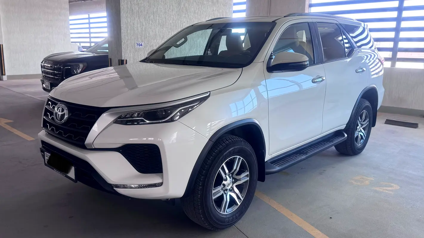 Toyota Fortuner 2021 — photo 1 of 15