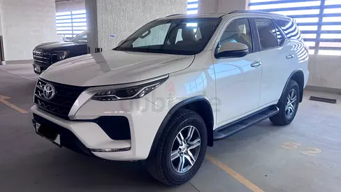2021 Toyota Fortuner EXR 2.7L 4x4 | GCC | Full Company Maintenance | Low Mileage