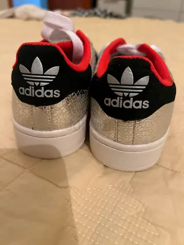 Girl sporty shoes