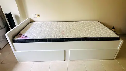 Move Out Sale- SINGLE BED WITH STORAGE + NEW MATTRESS (90x190)