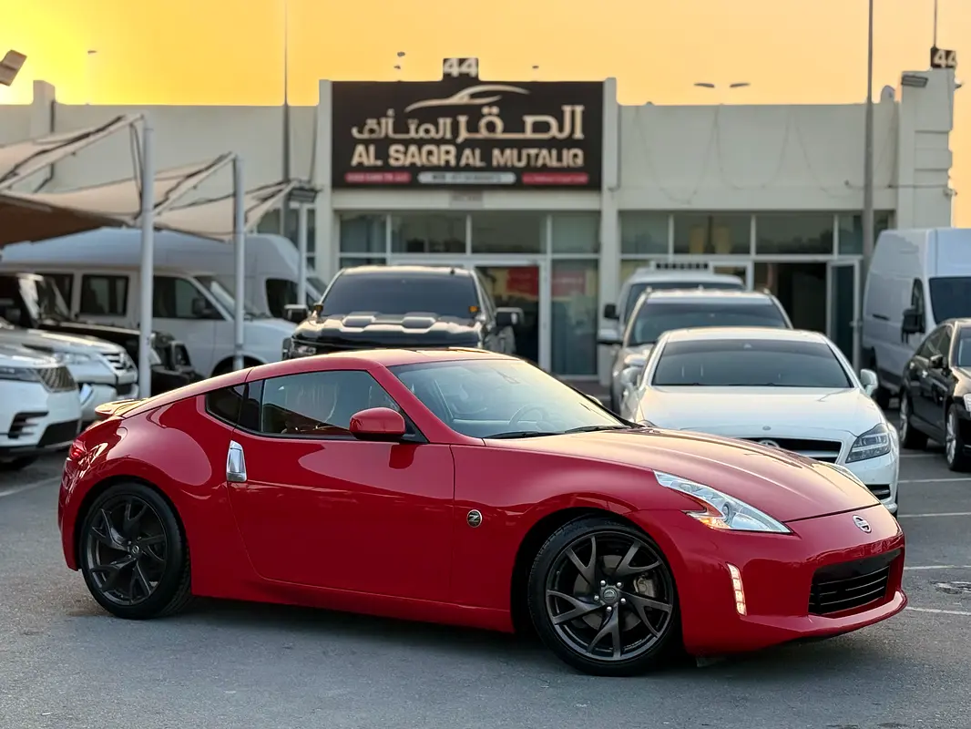 Nissan 370z 2013 — photo 1 of 16