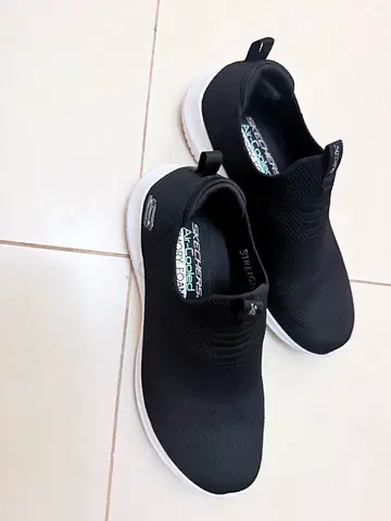 Skechers Black Slip-On Memory Foam Sneakers, Size Unknown
