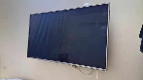 LG 49inc Flat Screen Tv Model 49UV770H
