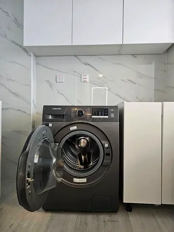Samsung Brand Latest New Model Combo, Washer and Dryer .  8kg Washer  6kg Dryer  Same Like New Cond
