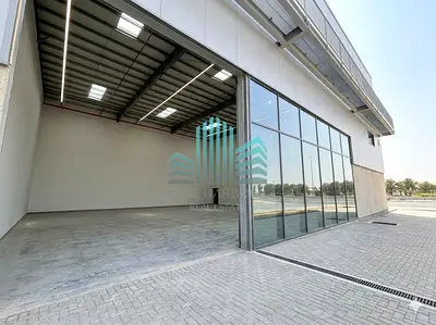 HUGE PROPERTY SUITABLE FOR ANY BUSINESS | EASY ACCESS TO MAIN ROAD