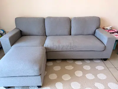 Modern Light Grey L-Shaped Sofa – Excellent Condition – AED 500