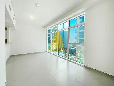 Modern 1BR with 2 Baths | Bright & Spacious Layout