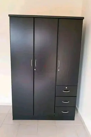 3door wardrobe Available