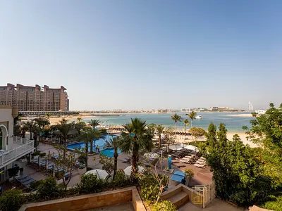 STUNNING VIEWS | FULLY FURNISHED | D-TYPE